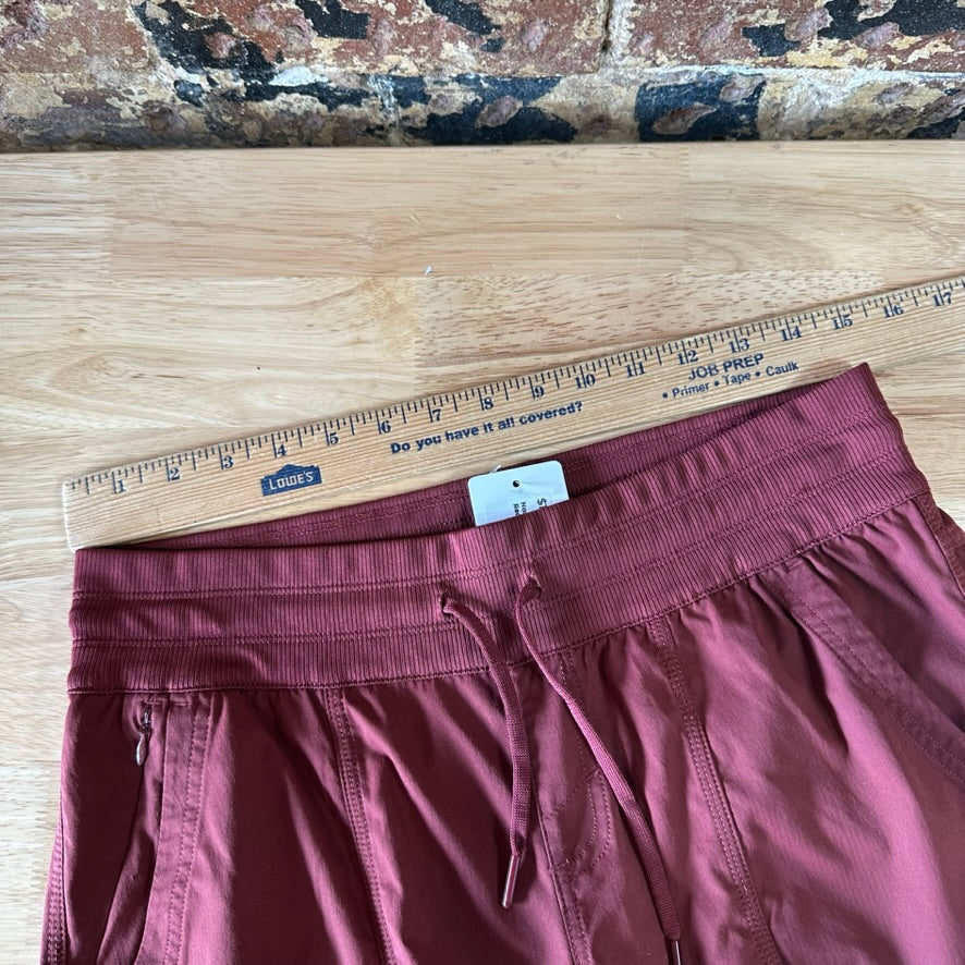 North Face Womens Medium Capri's