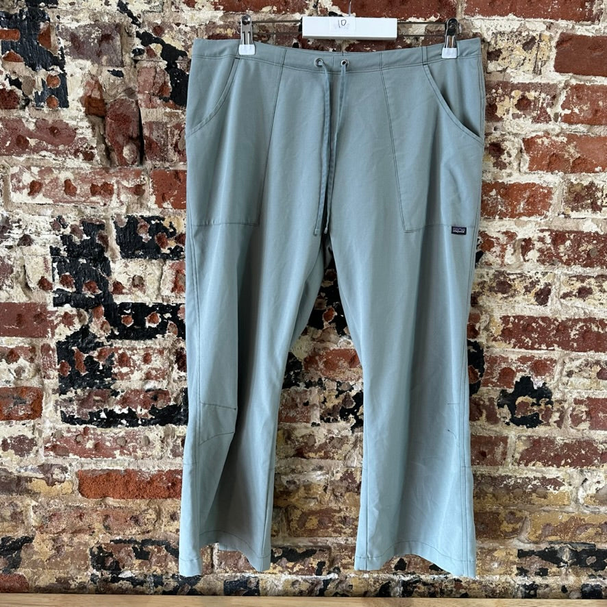 Patagonia All Out Womens 10 Bluish Gray Capris 33x23.5"