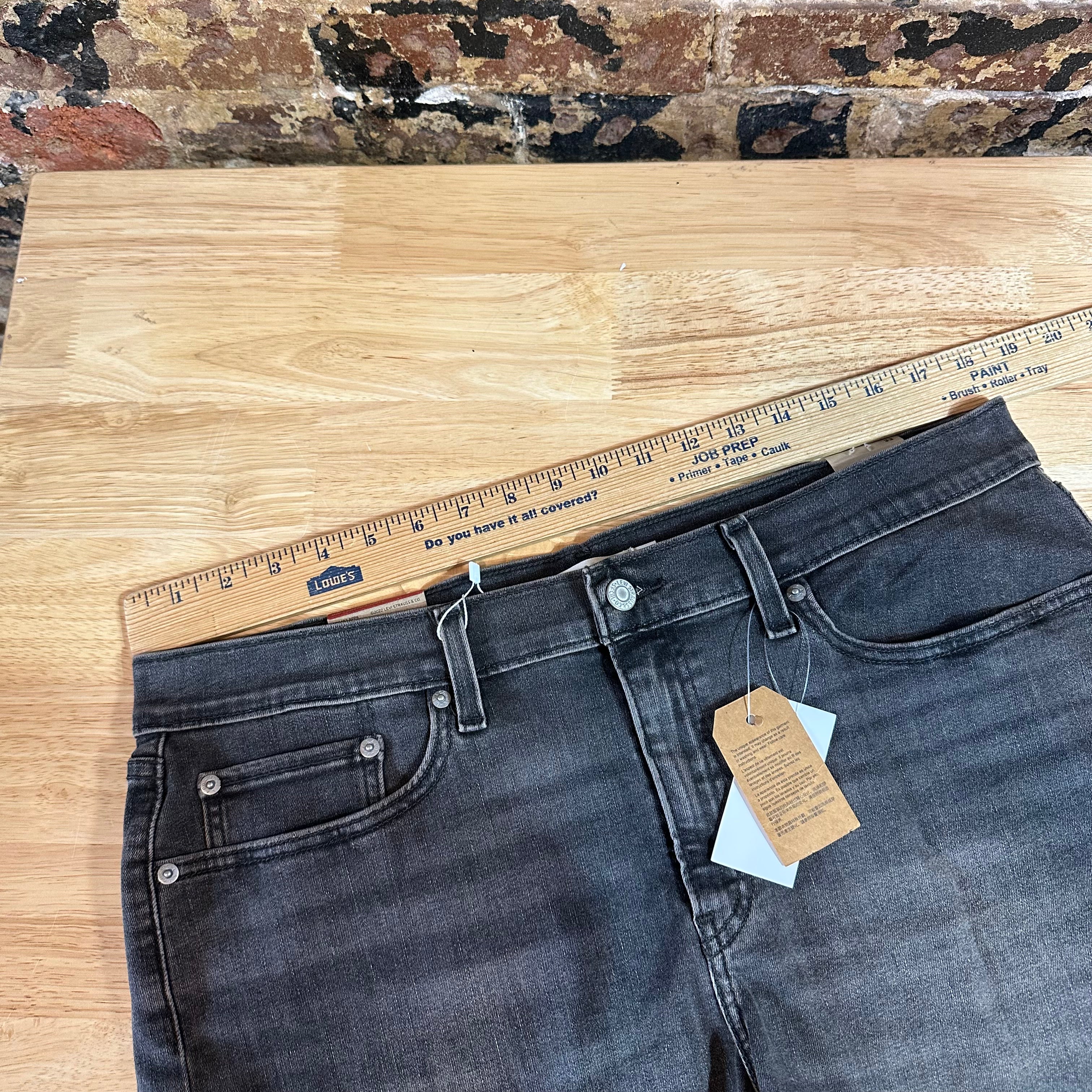 Levi's Black Denim Jean Shorts Womens 33 NEW
