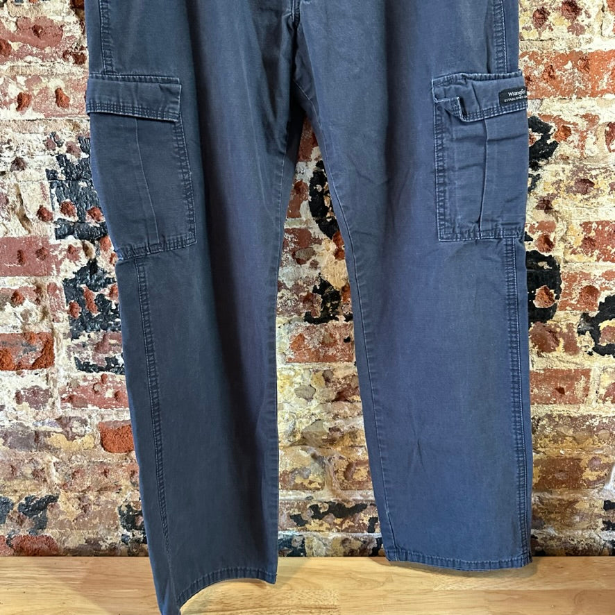 Wrangler Mens 33x32 black Pants