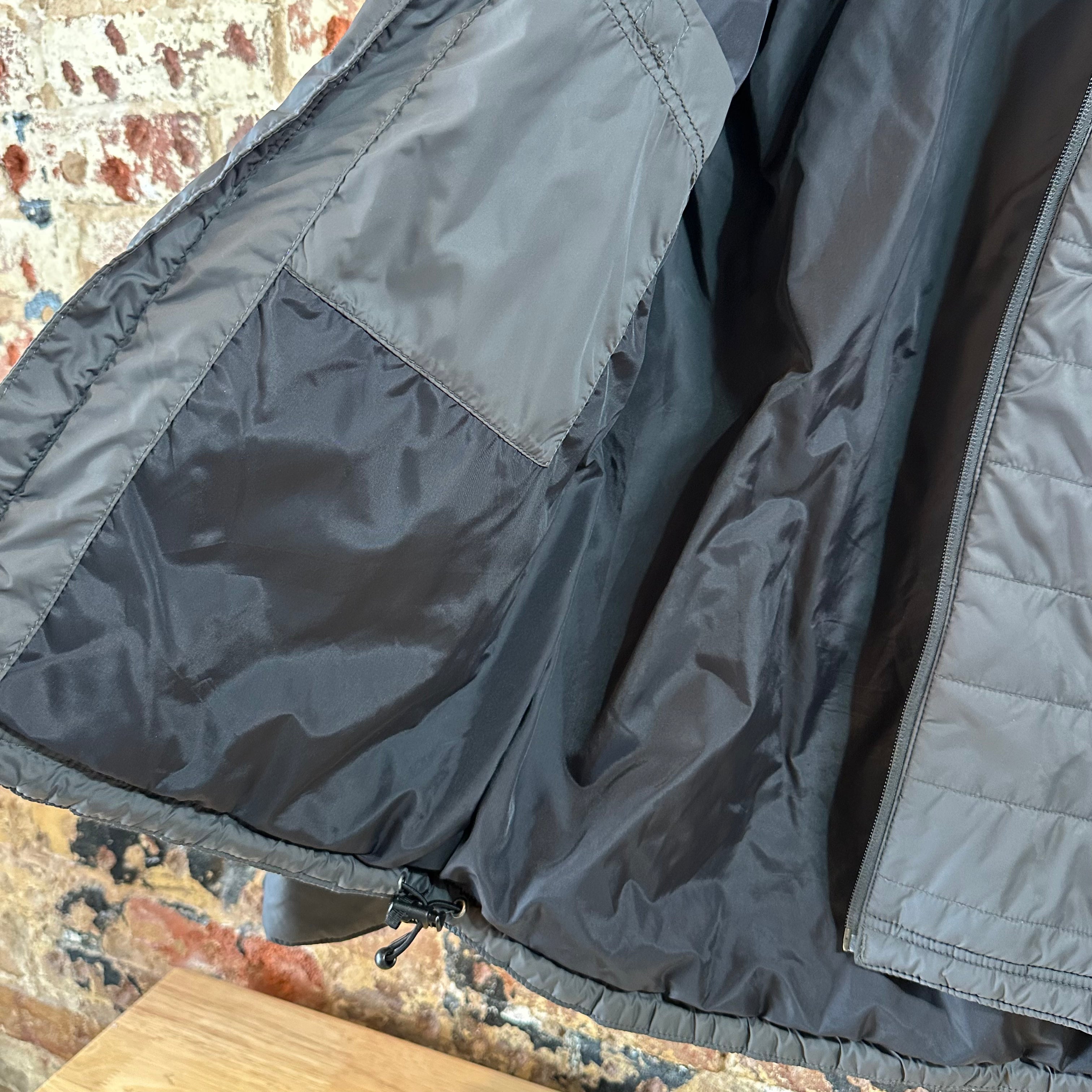 Carhartt Mens Small Black Rain Defender Jacket