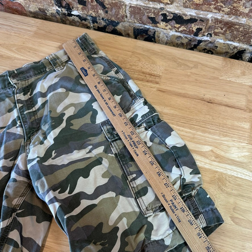Carhartt Cargo Camo Shorts Mens 36