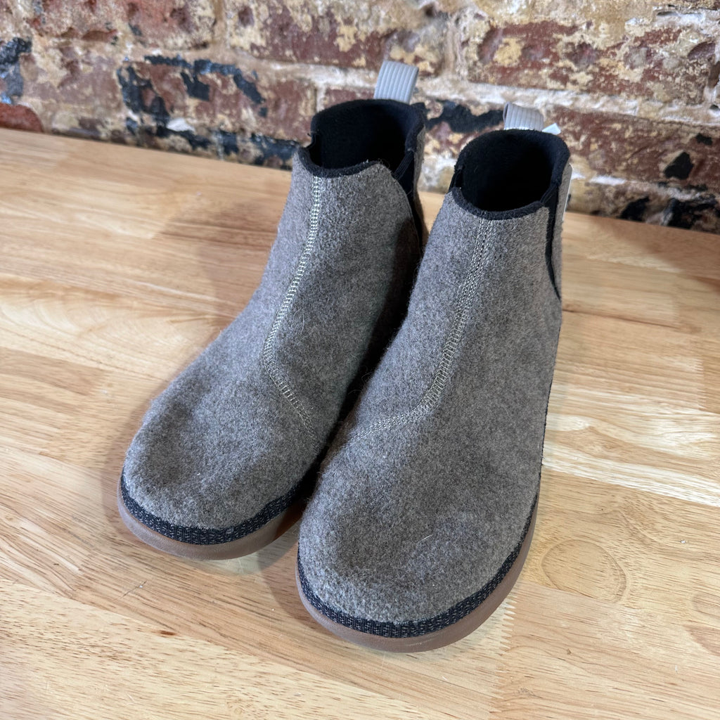 Chaco Womens 13 Brown Boots