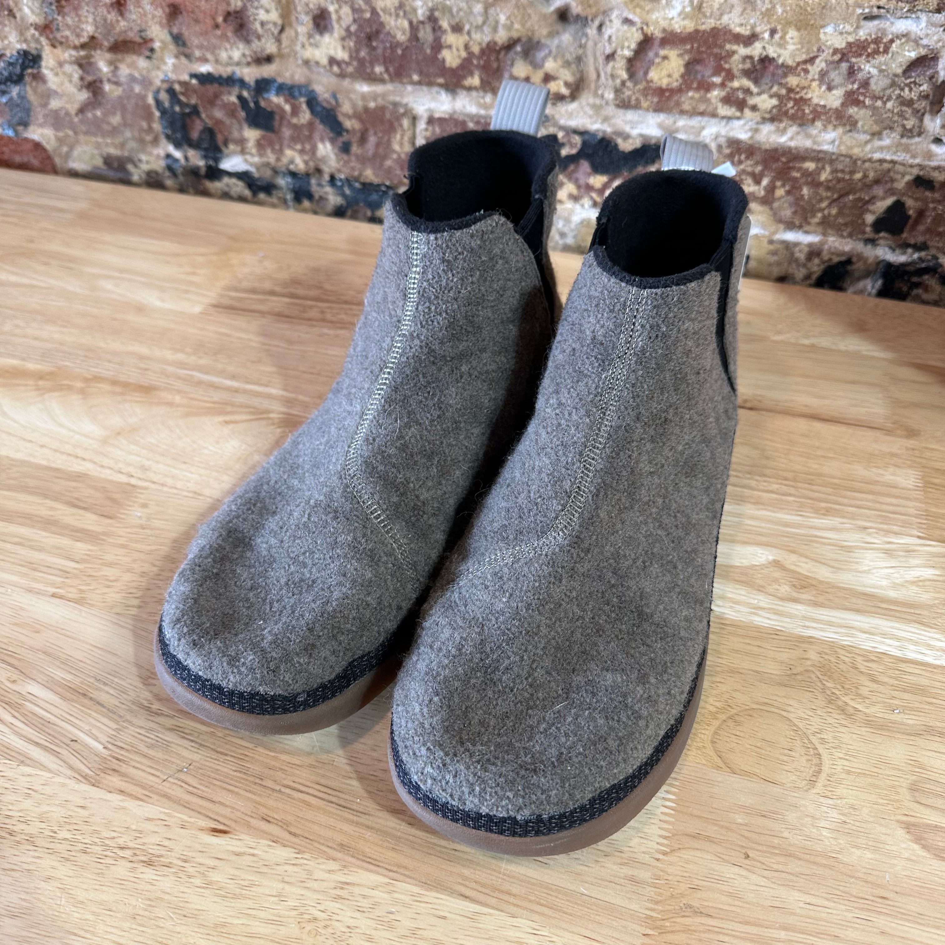 Chaco Womens 13 Brown Boots