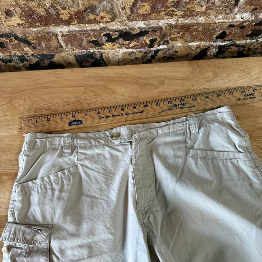 Columbia Womens 12 Tan Shorts