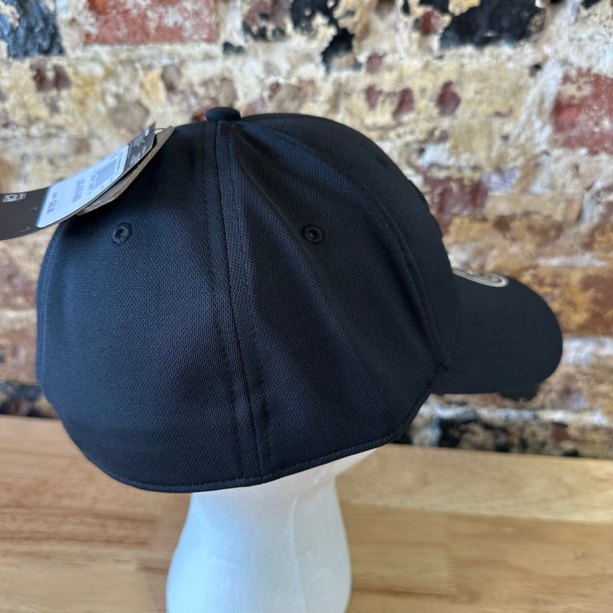 Under Armour UA Men's Black w/black logo Classic Fit L/XL Cap Hat NWT