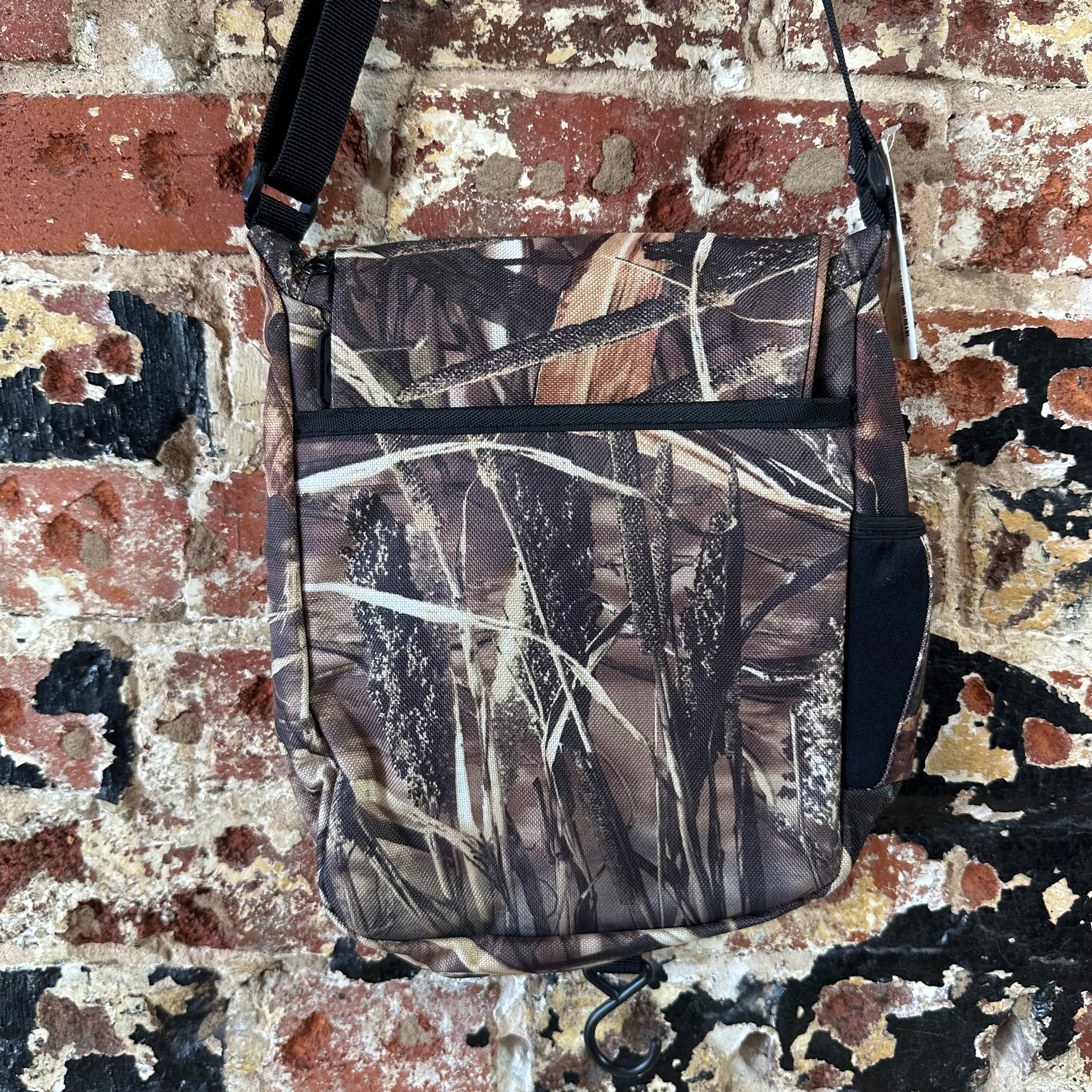 Realtree Camo Carry Lite Bag