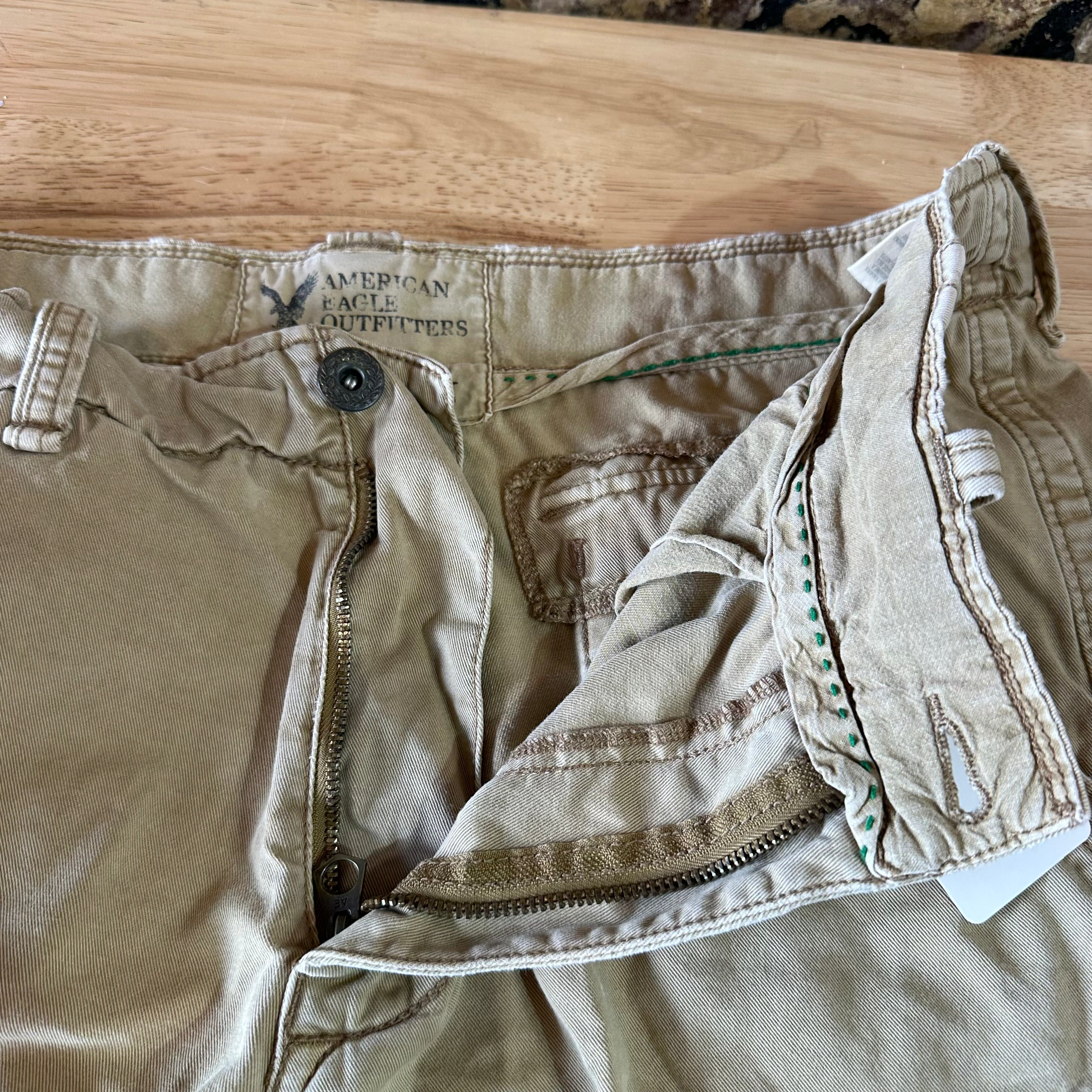 American Eagle Outfitters Classic Cargo Shorts Mens 34 Tan 11" inseam