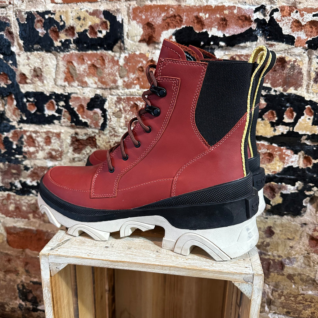 Sorel Red Boots Woman's 9