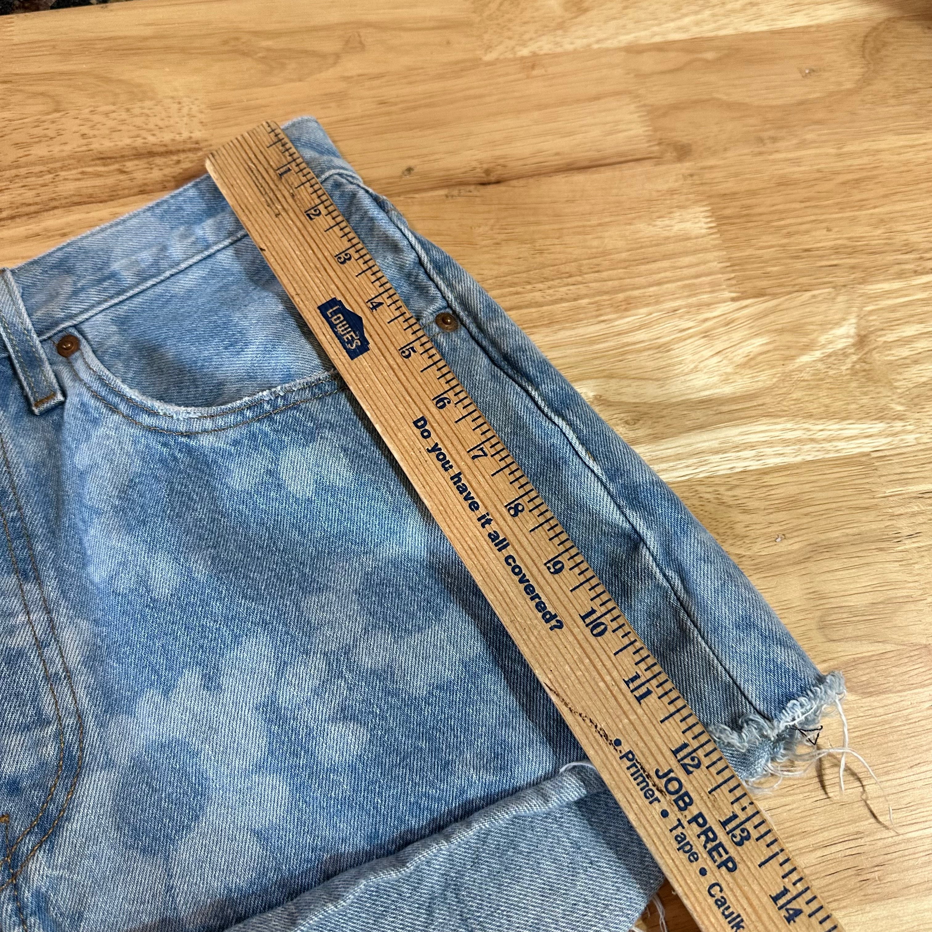 Levi's Cut Off Denim Jean Shorts Womens 32
