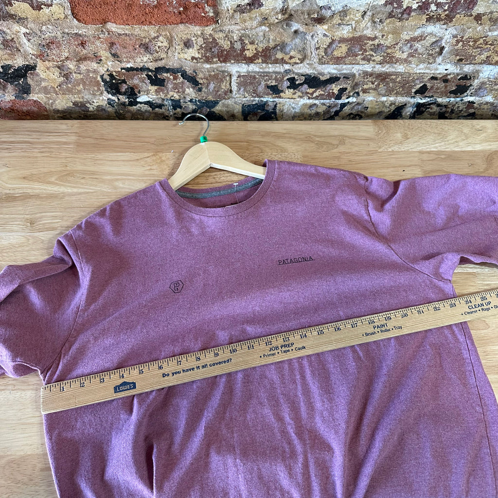 Patagonia Mens Shirt XL Regular Fit Iron Clad Guarantee Responsibili-Tee Purple