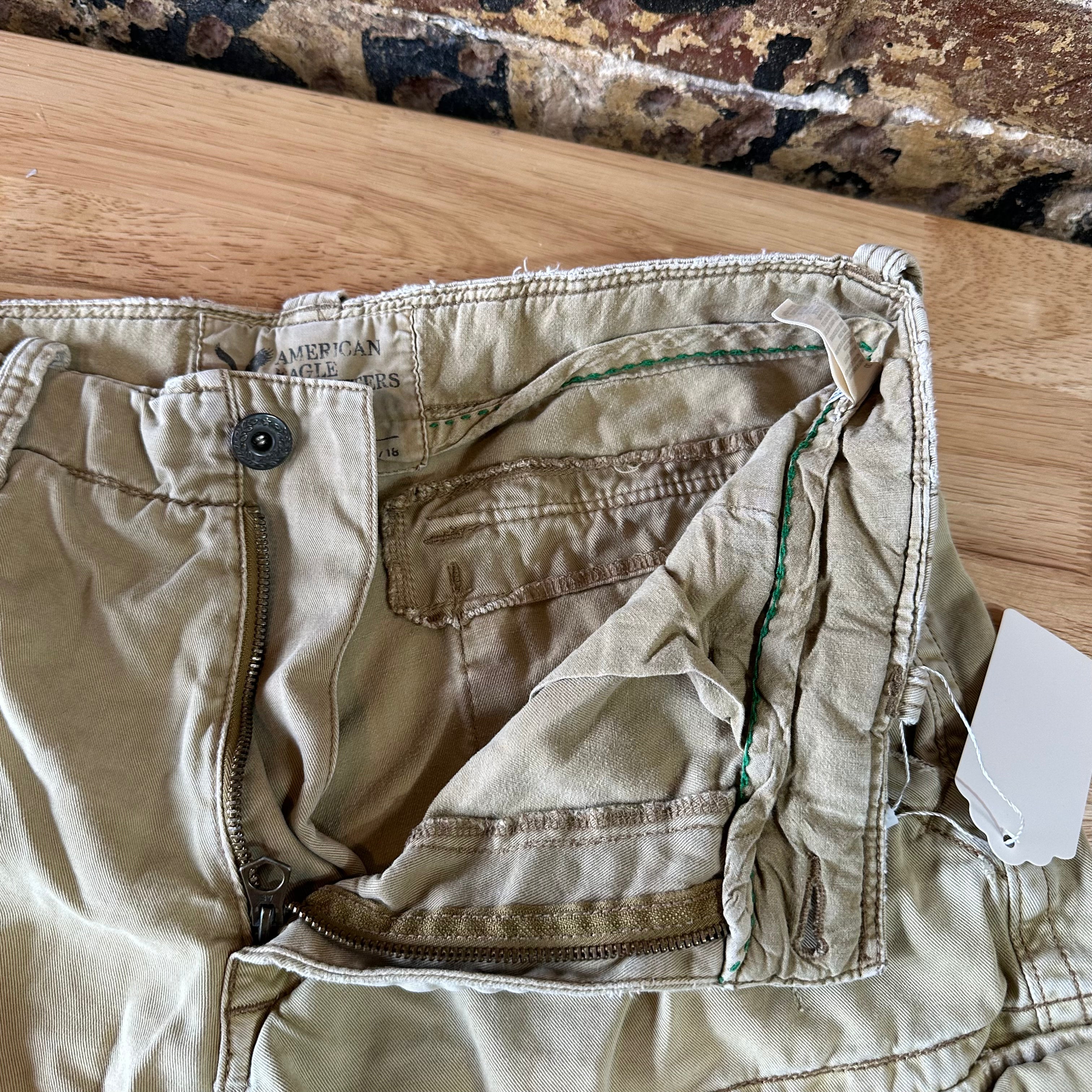 American Eagle Outfitters Classic Length Cargo Shorts Mens 33 Tan 11" inseam