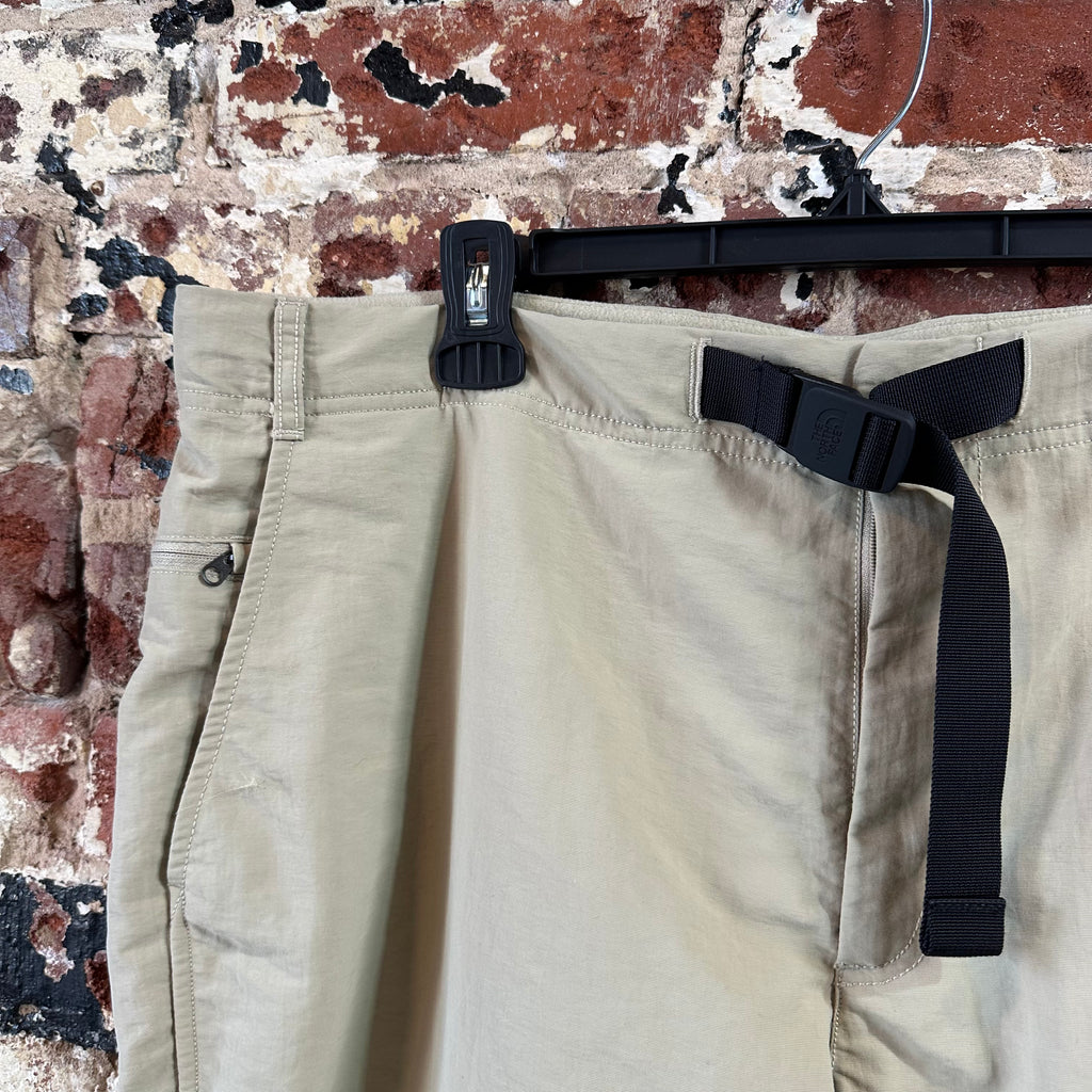 North Face Shorts Mens 38