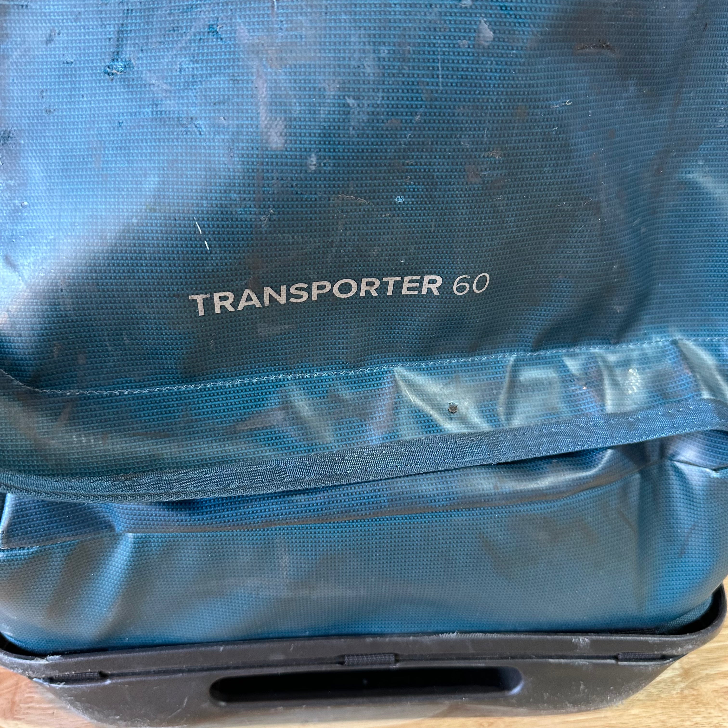 Osprey Transporter 60 Rolling Duffel Bag Blue travel WORN
