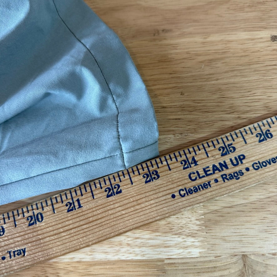Patagonia All Out Womens 10 Bluish Gray Capris 33x23.5"
