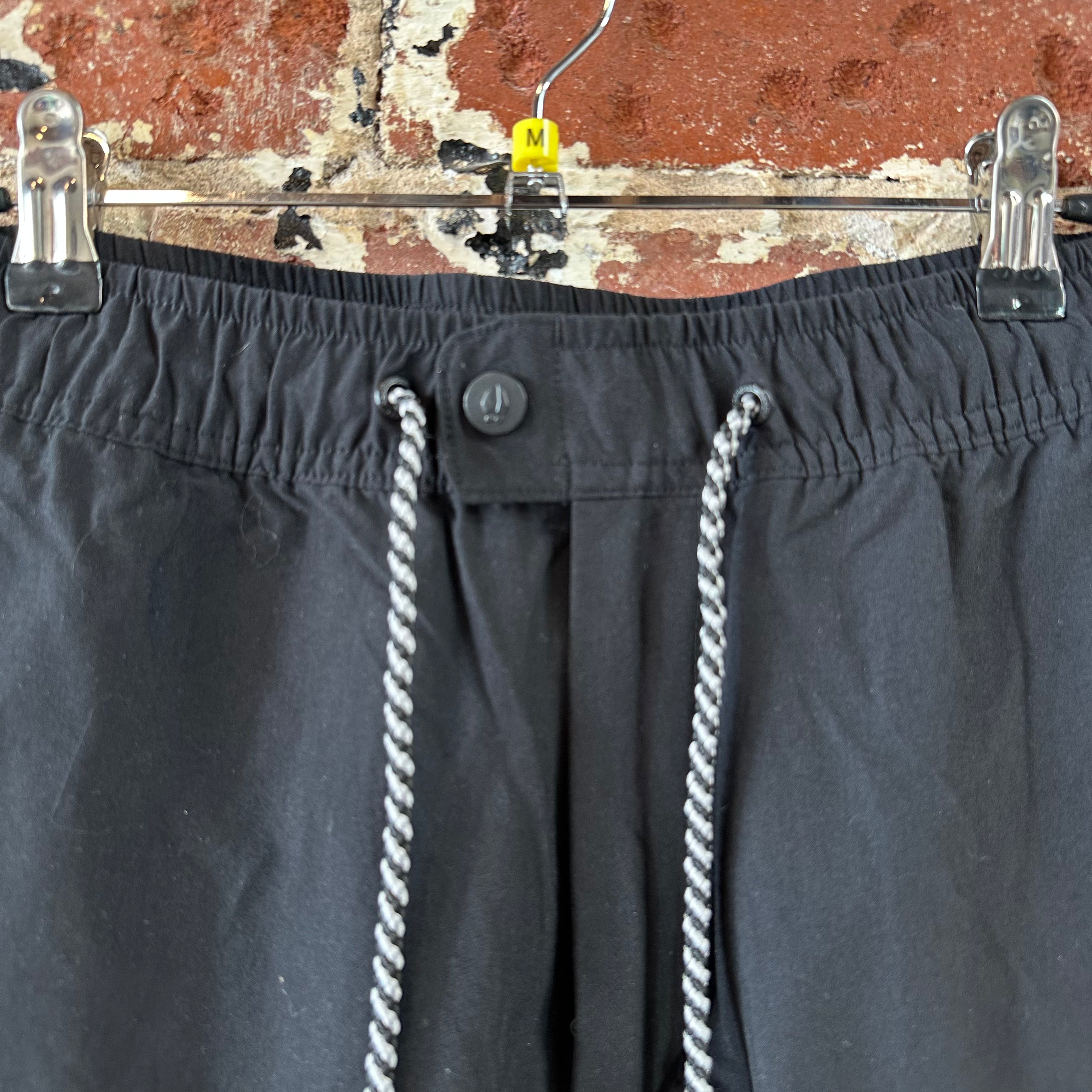 Bearded Goat Women's Medium Water Resistant Outdoor Hiking Pant Black 30x27.5"