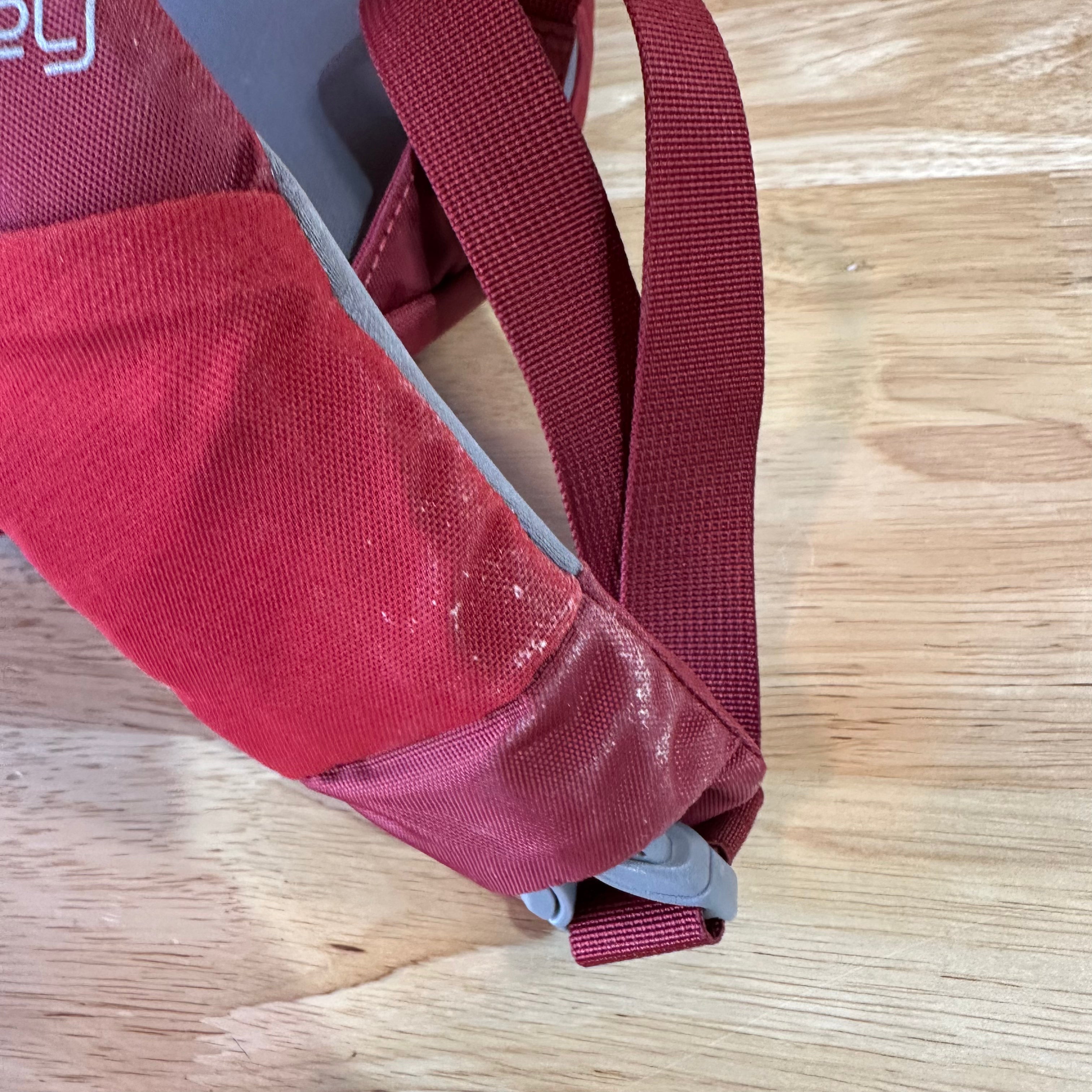 Osprey Daylite Sling Bag Crossbody Travel Sport Shoulder Backpack Red