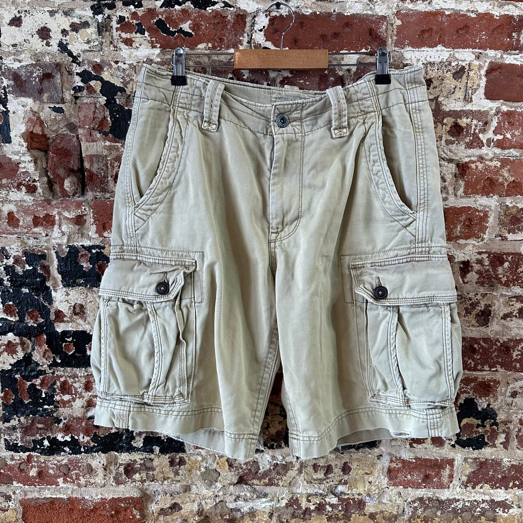 American Eagle Outfitters Classic Length Cargo Shorts Mens 32 Tan 11" inseam
