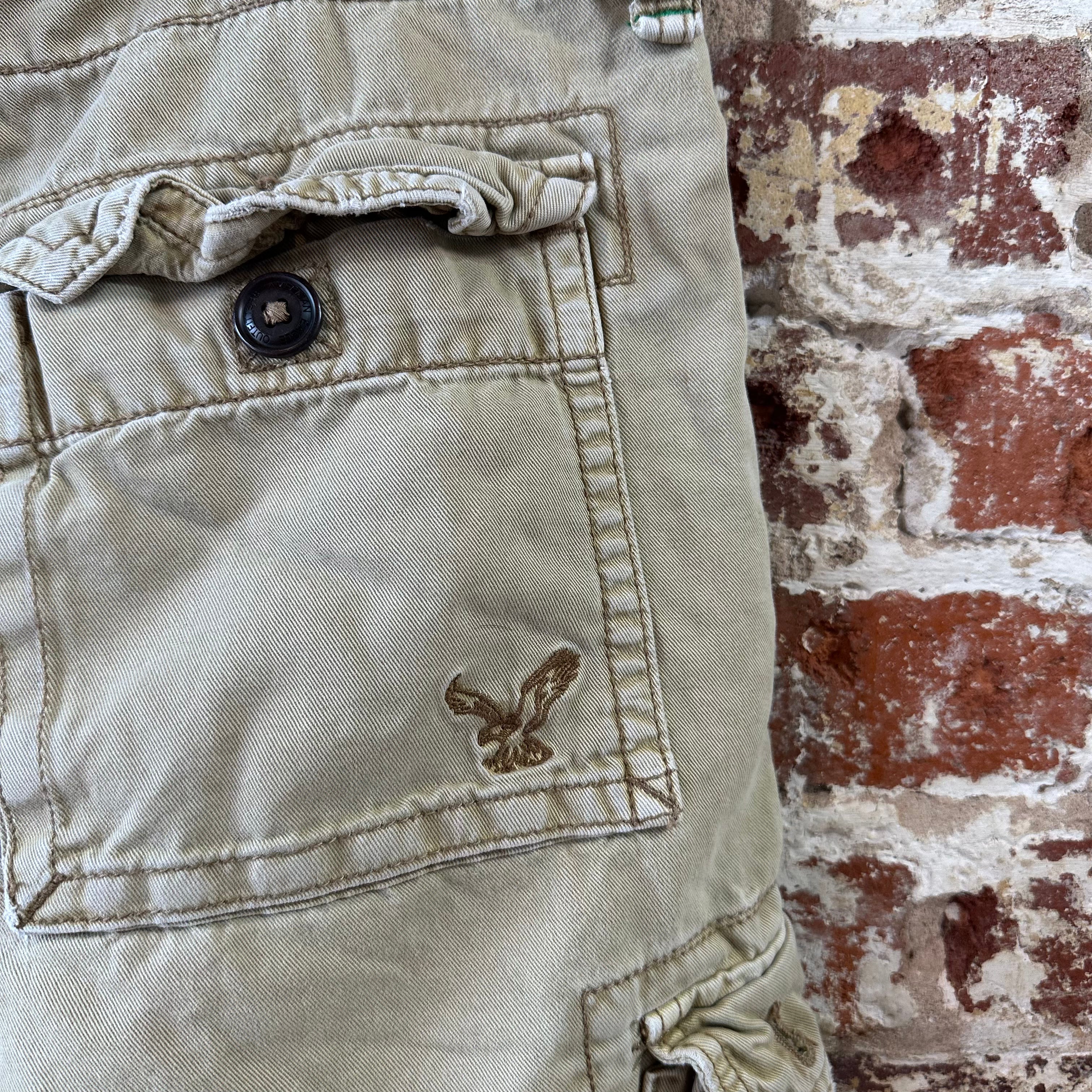 American Eagle Outfitters Classic Length Cargo Shorts Mens 33 Tan 11" inseam