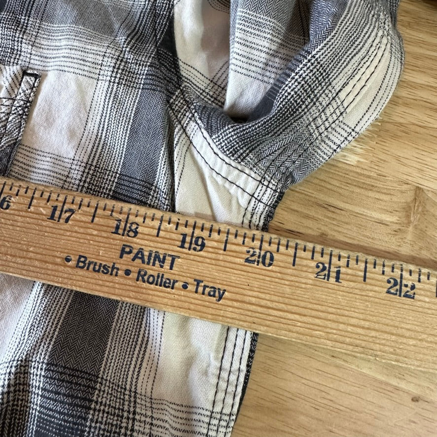 Carhartt Womens Small Button Shirt long Sleeve Button Up Workwear Black plaid