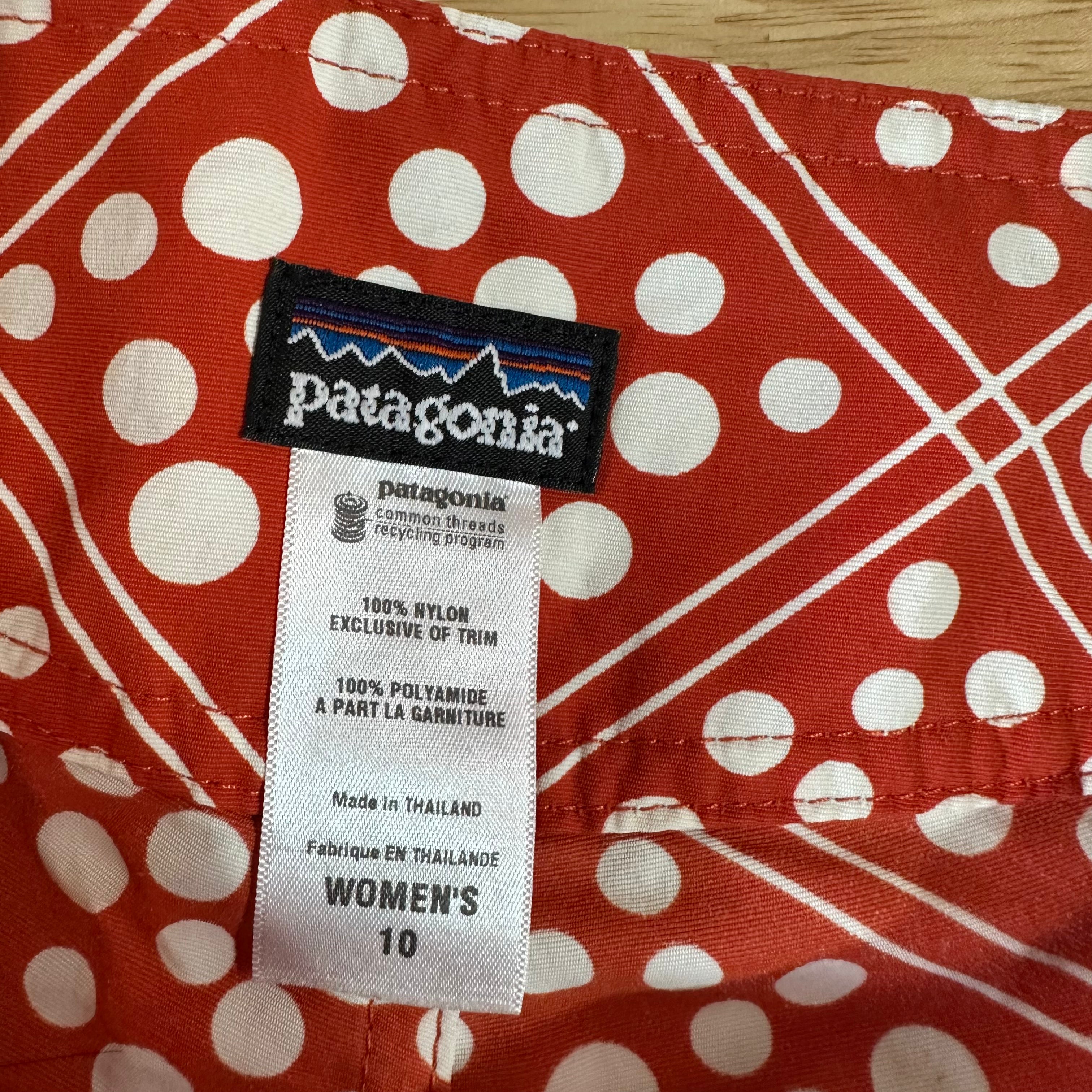 Patagonia Wavefarer Board Shorts Womens 10 Red Polka Dot Mid Rise Skim boarding