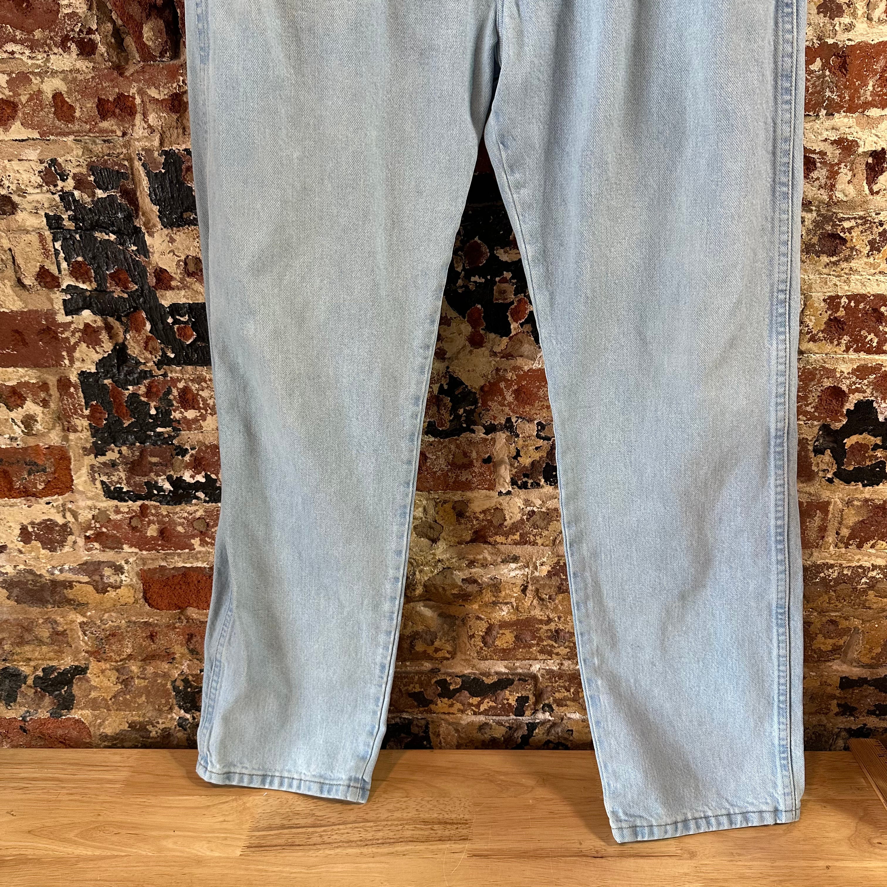 Wrangler Mens 33x32 Light Blue Jeans