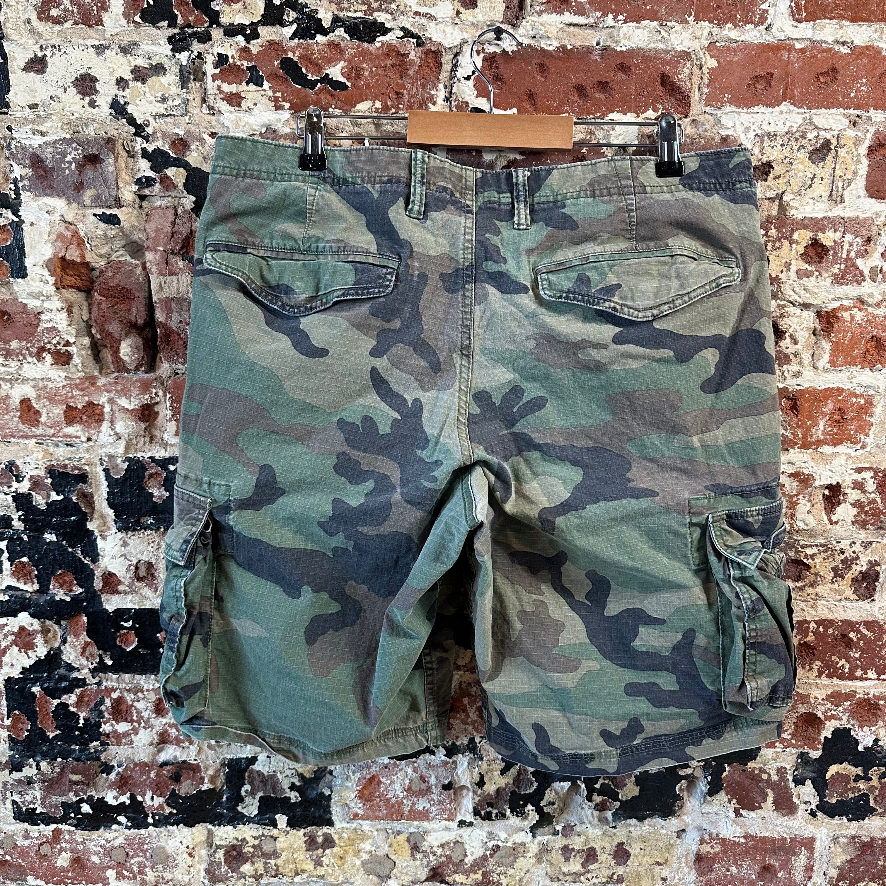 Gap Khakis Shorts Men’s 34 Camouflage 100% Cotton Cargo Shorts heavy