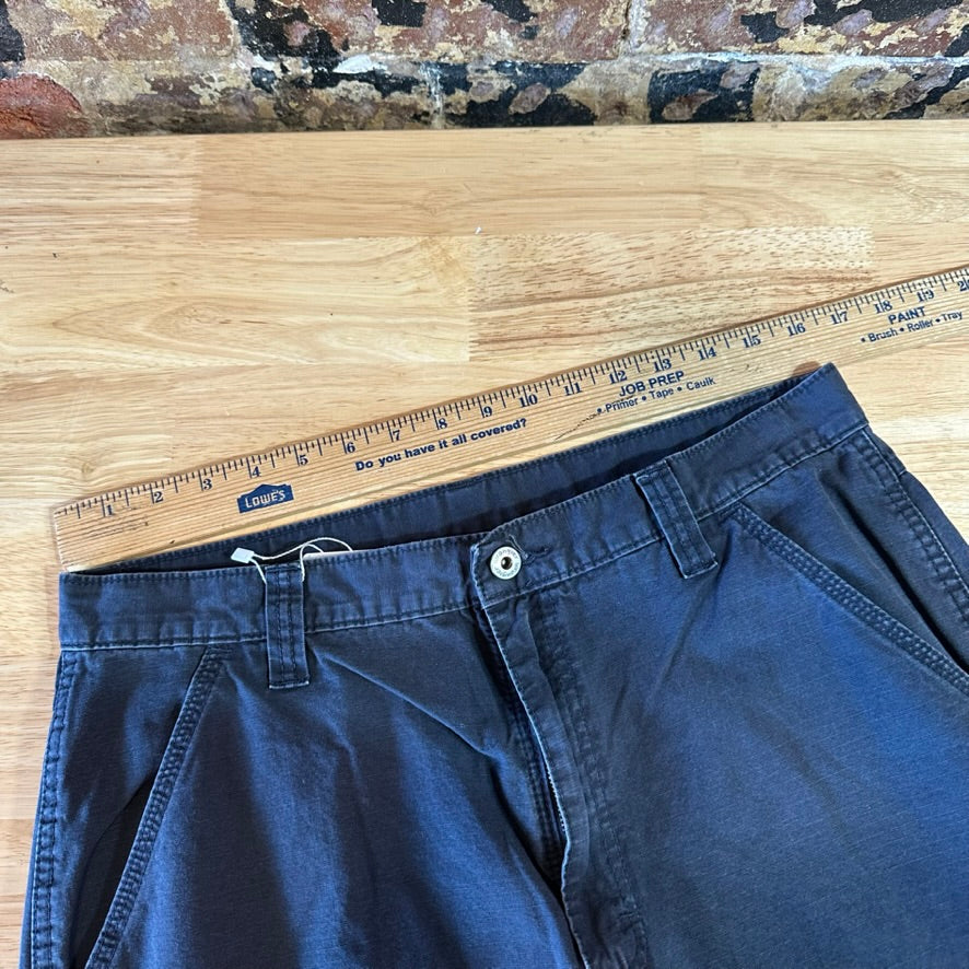 Wrangler Mens 33x32 black Pants