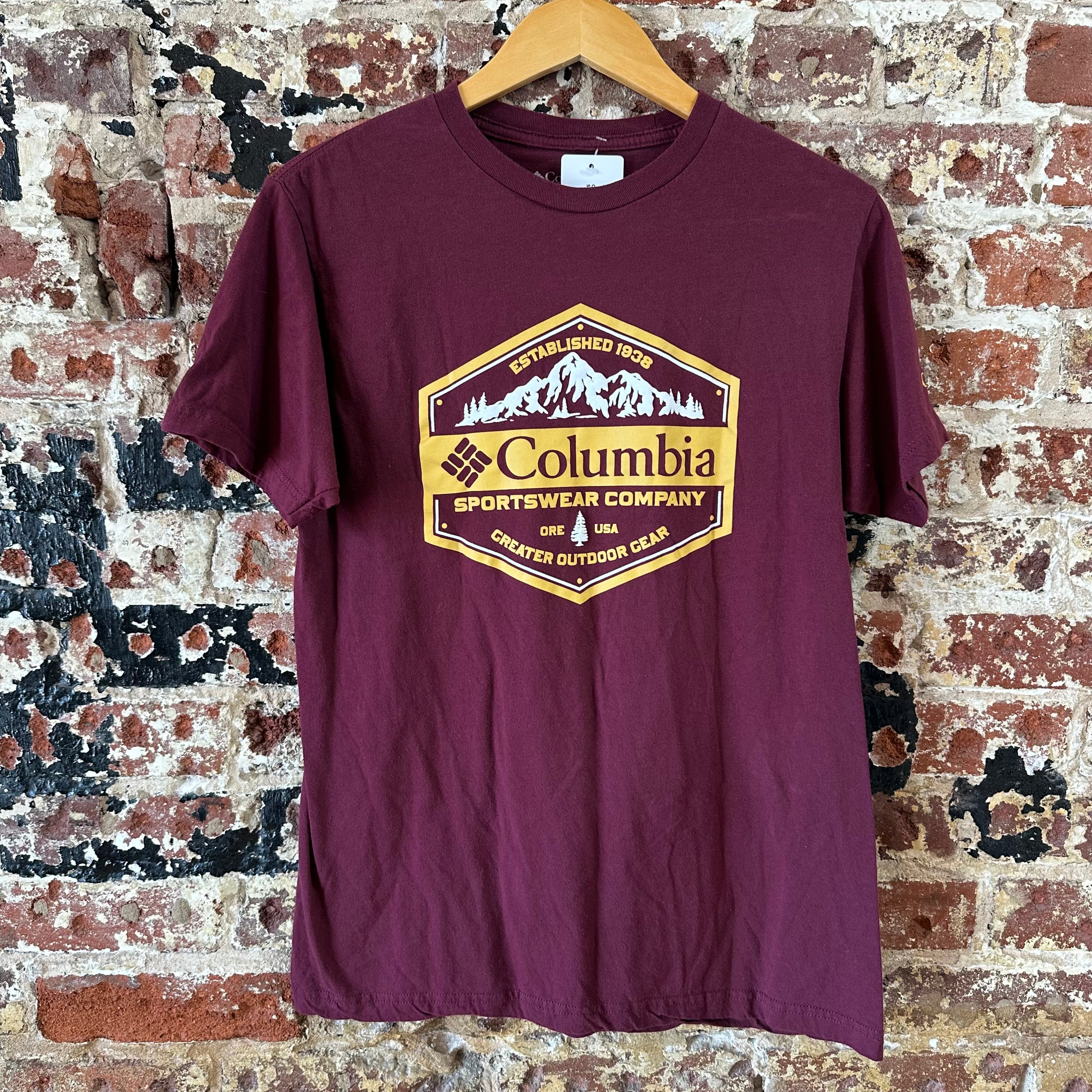 Columbia T Shirt Size Medium