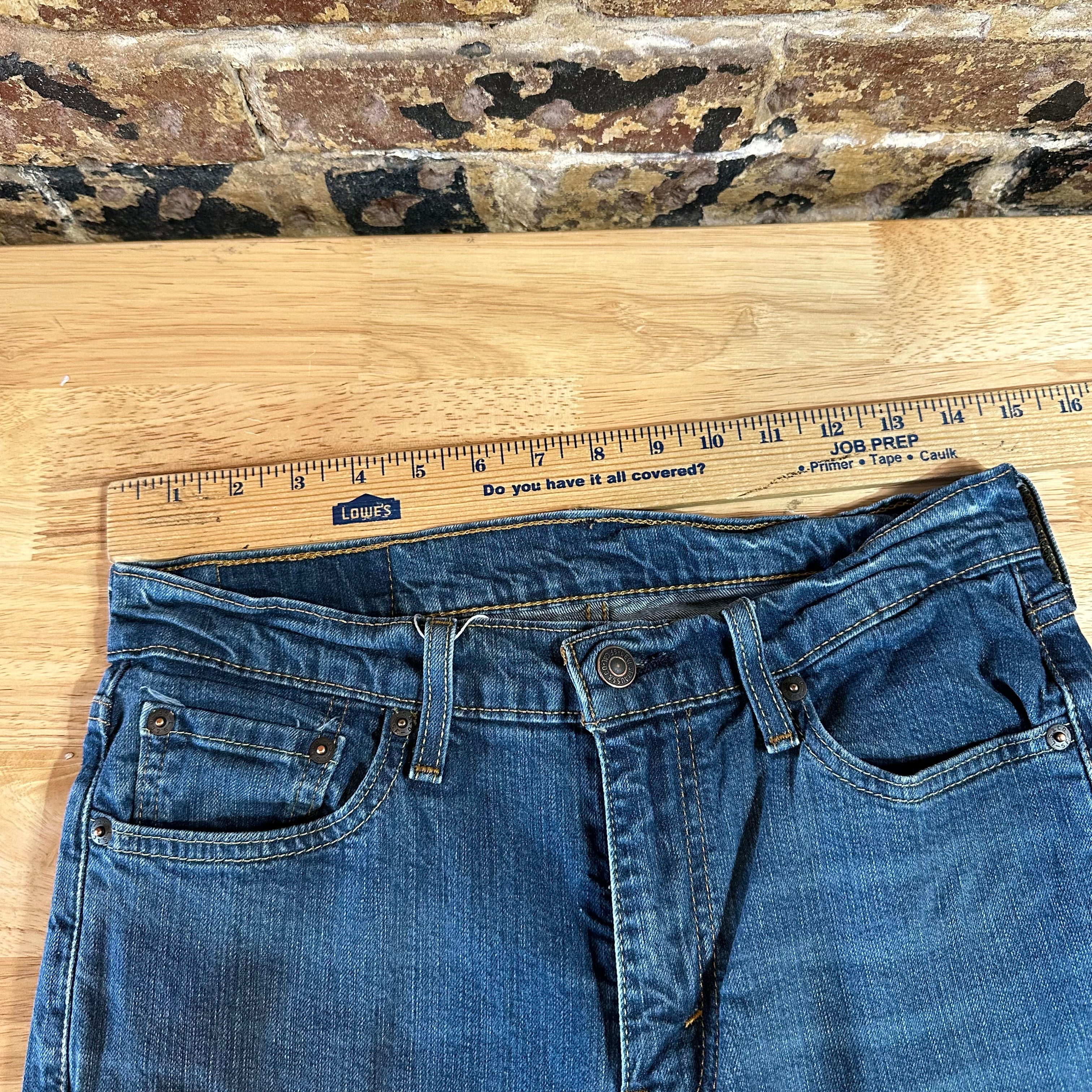 Levis 514 Mens 30x32 Blue Jeans