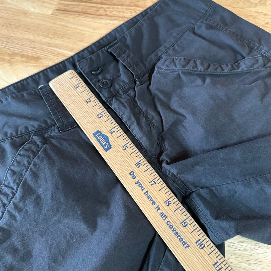 North Face Women's 8 Black Shorts