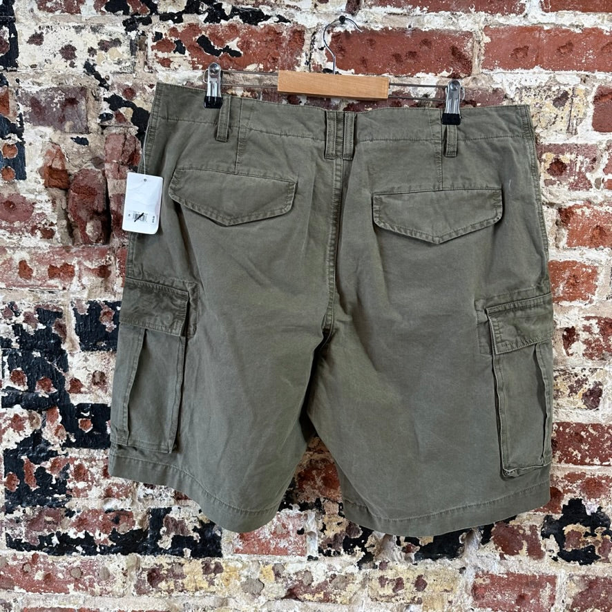 Lucky Mens 34 Cargo Green Shorts NEW