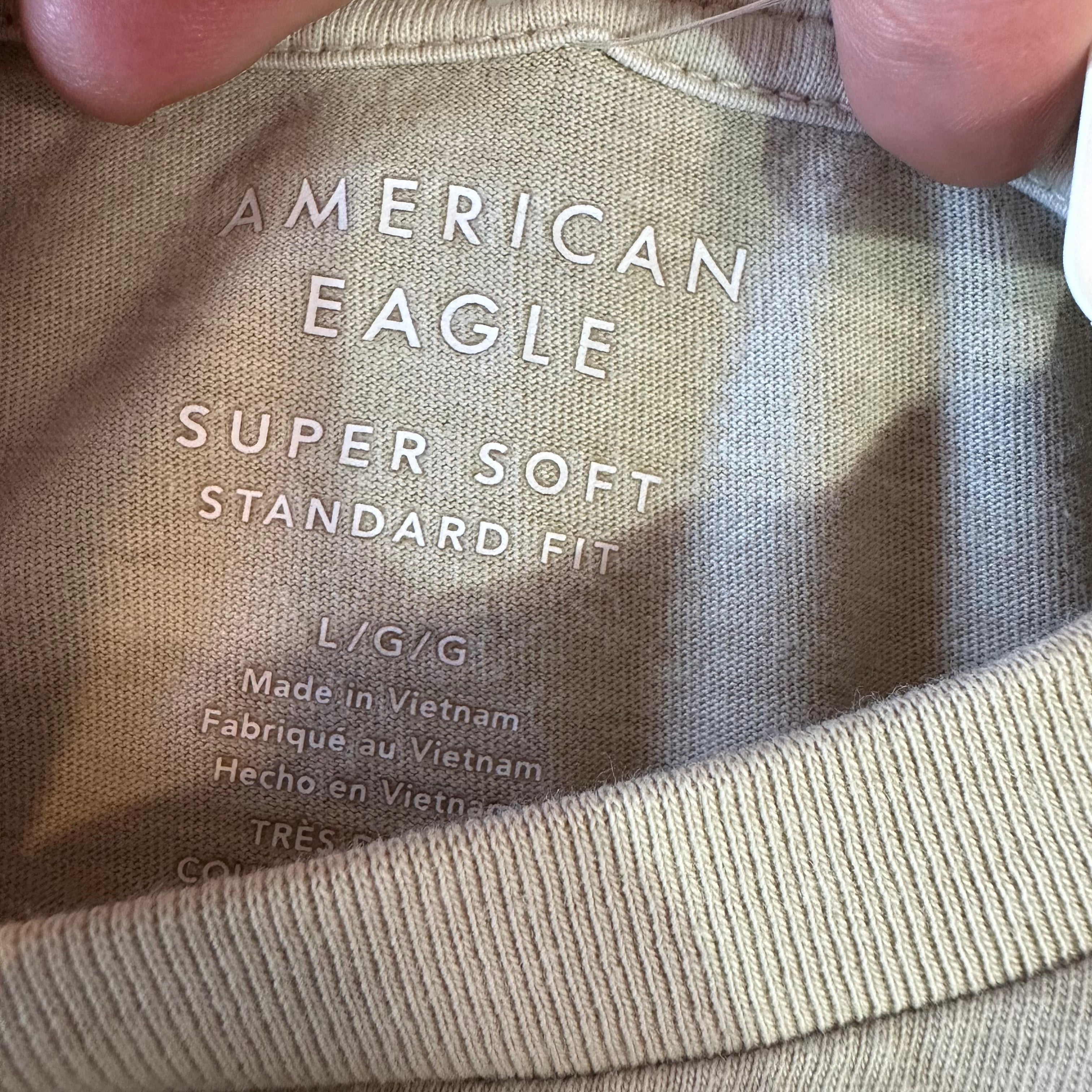 American Eagle Mens Large Live in T-Shirt Tan Super Soft S/S Hawaiian