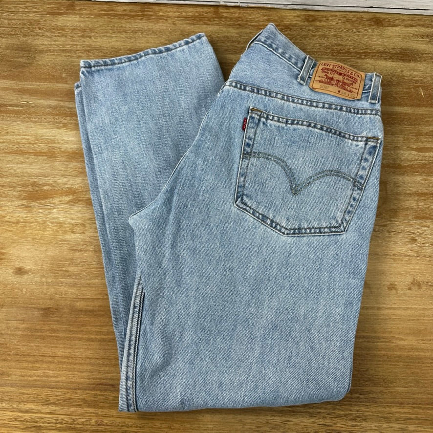 Levis 505 Jeans Mens 38x32 Regular Zip fly (measures 37x30) Blue denim Levi's