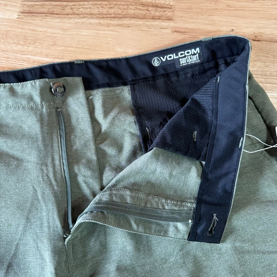 Volcom Shorts Mens 38