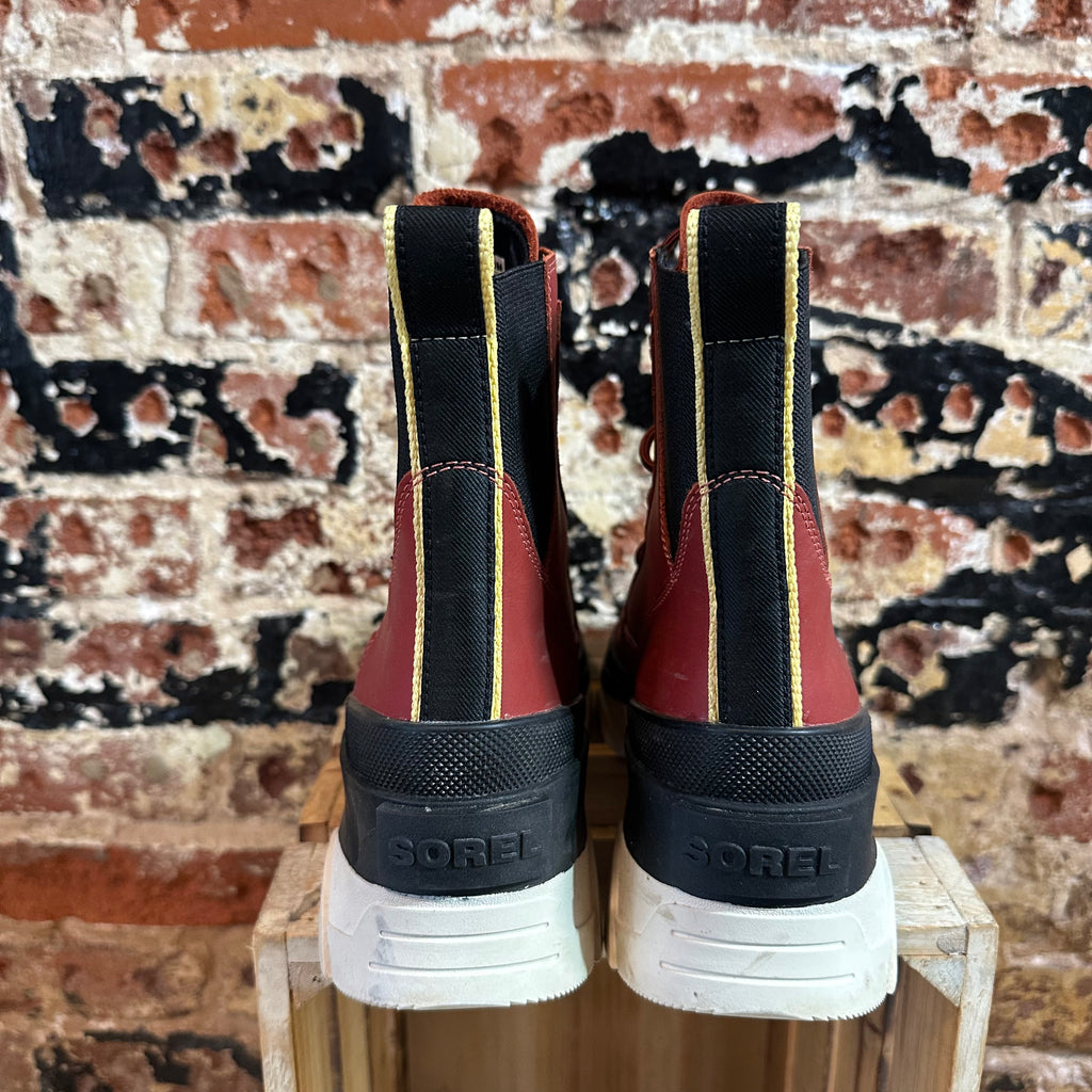 Sorel Red Boots Woman's 9