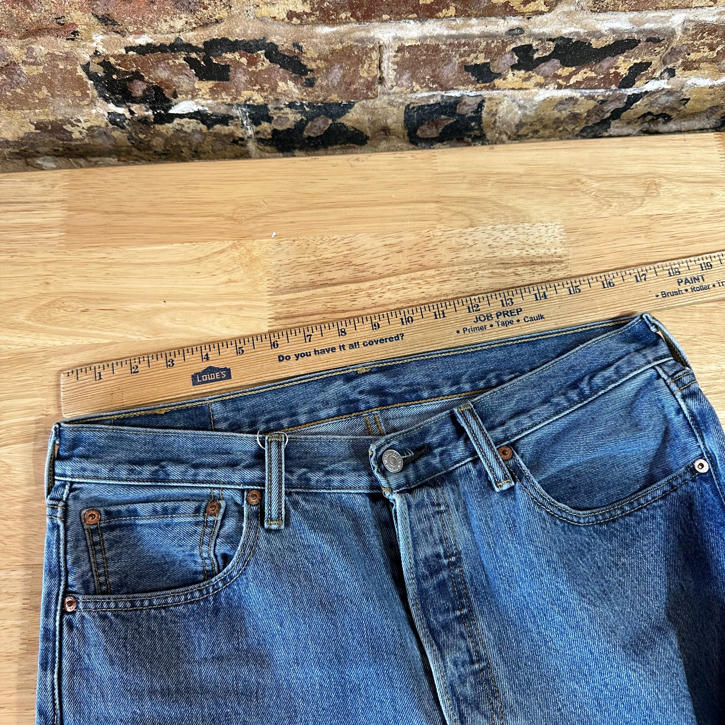 Levi's 501 Mens 33x34 Blue Jeans