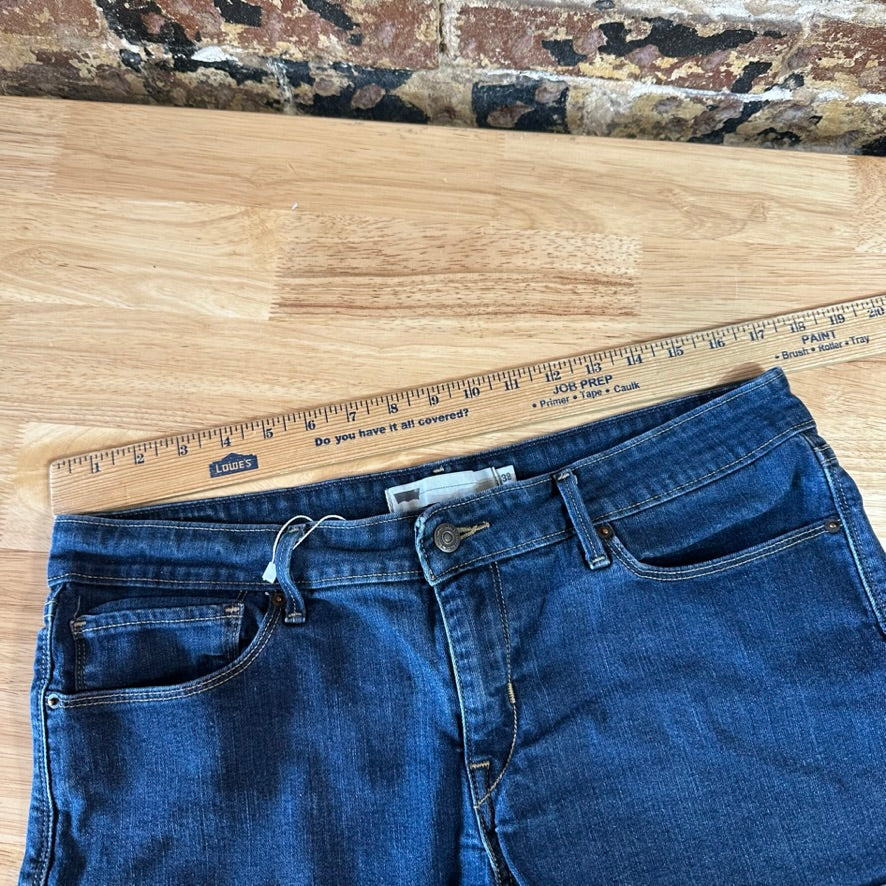 Levi's Jean Shorts Womens 32