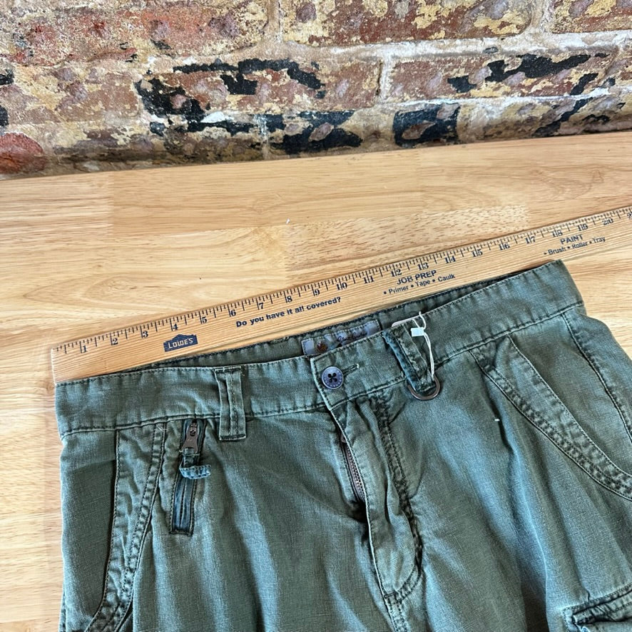 Robert Graham Mens 34 Green Shorts