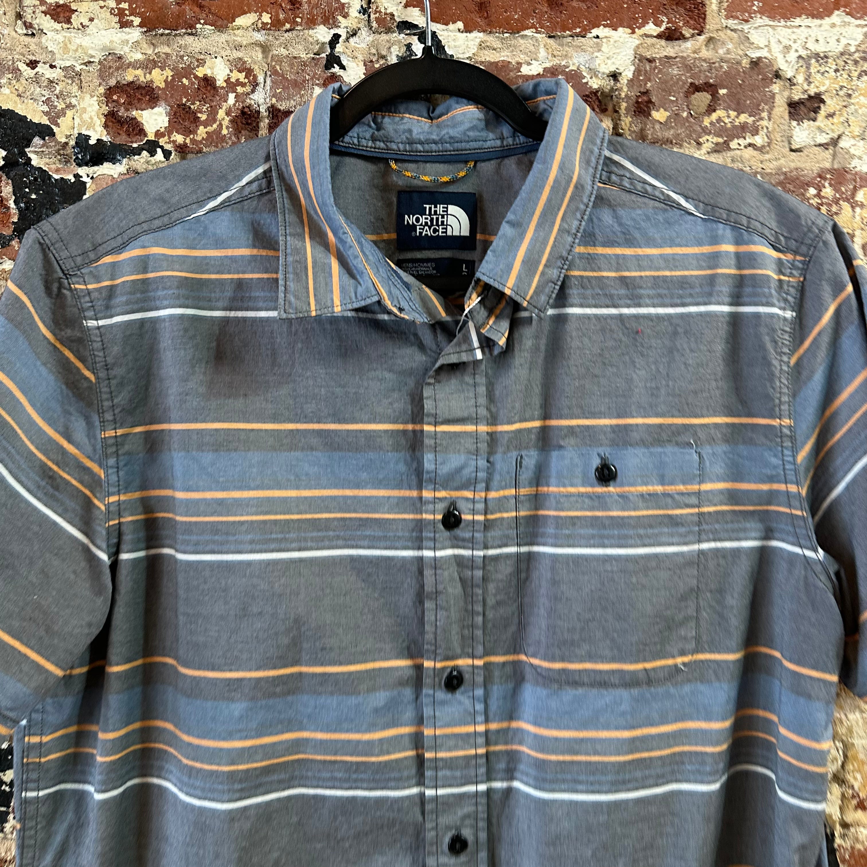 North Face Men's Large Gray Button Shirt