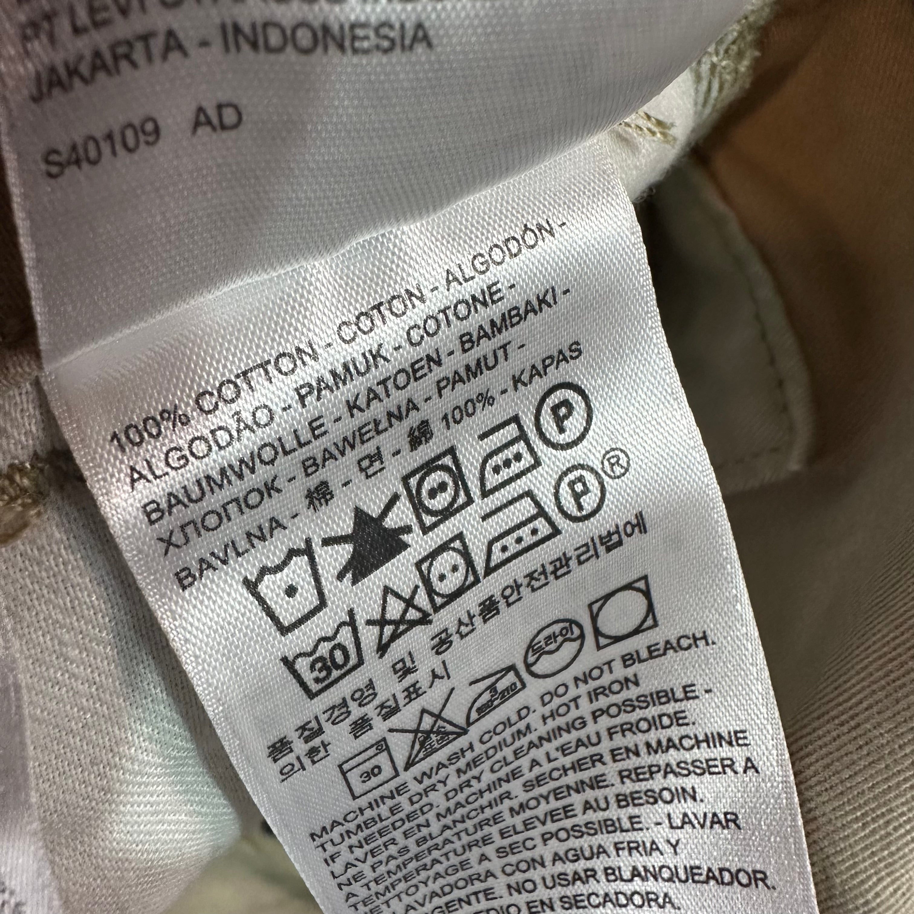Levi's Cargo Shorts Mens 36