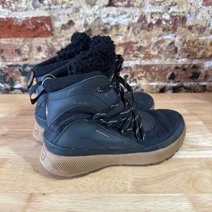 Columbia Womens 8 Black boots