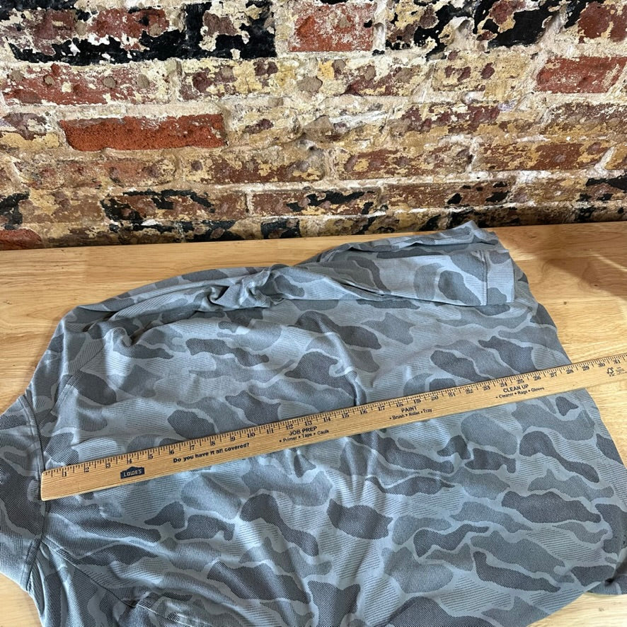 Under Armour Men's 2XL 1/4 Camo Shirt