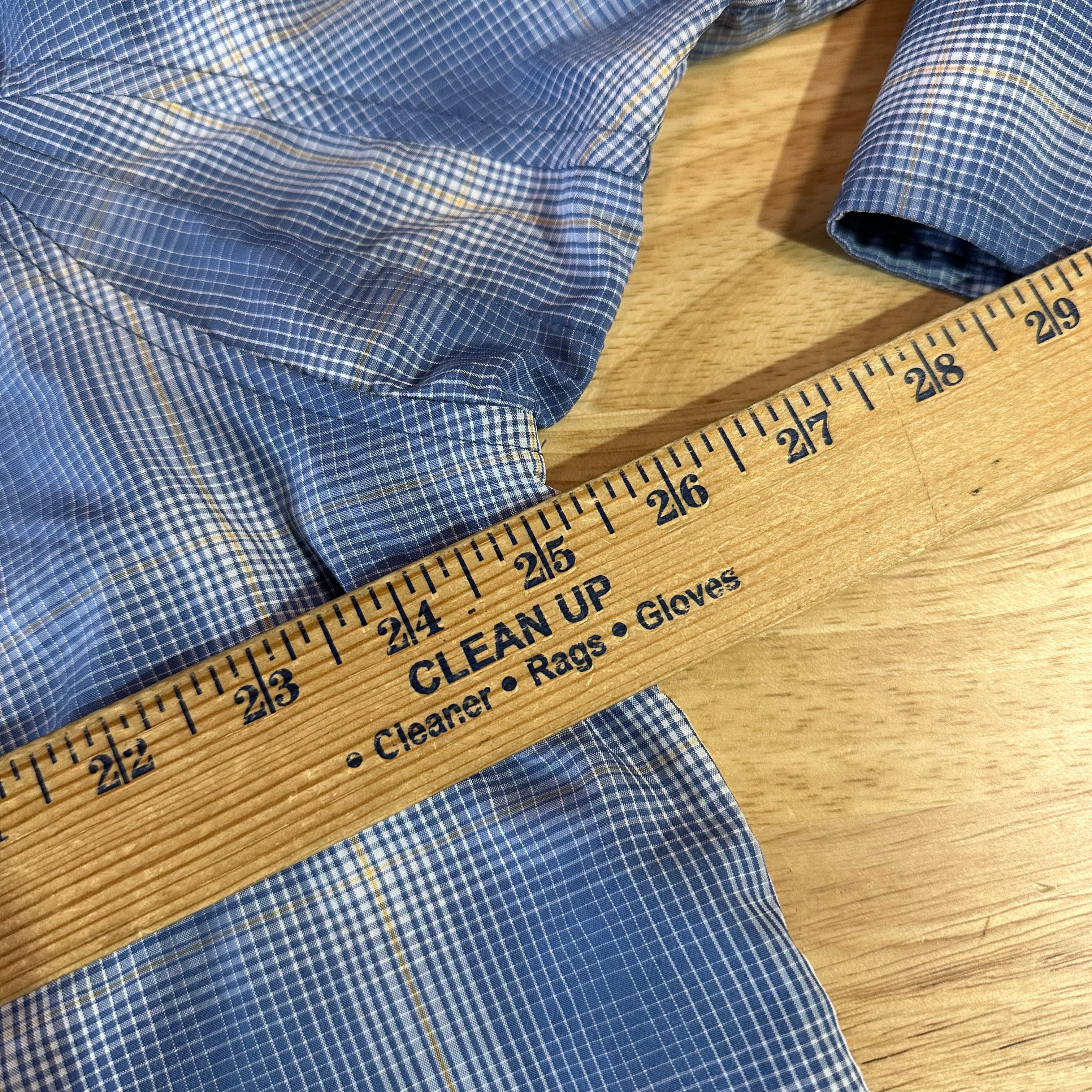 Duluth Trading Mens XL Button Down Shirt Blue Plaid Long sleeve Nylon