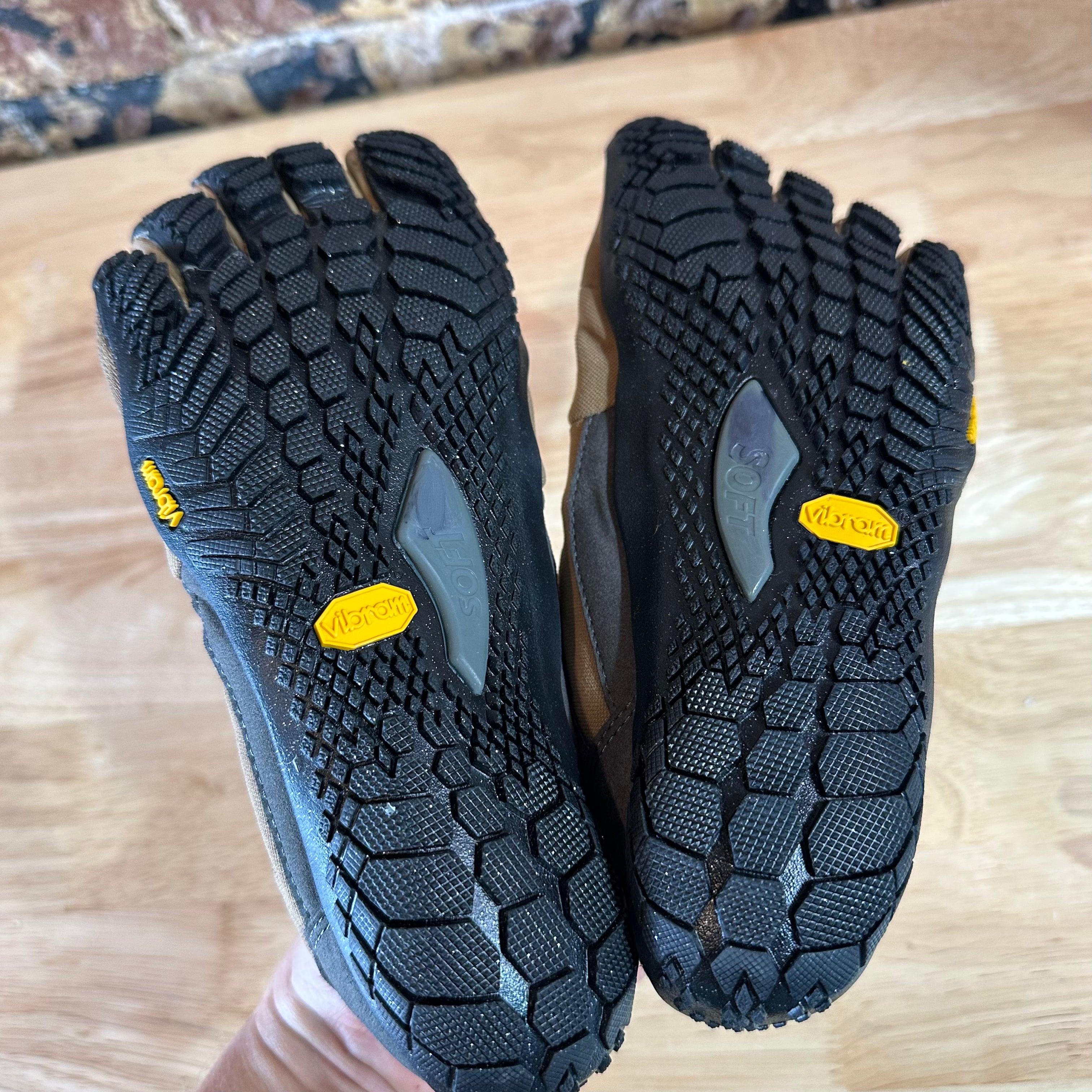 Fivefinger Womens 7.5-8 Brown Shoes