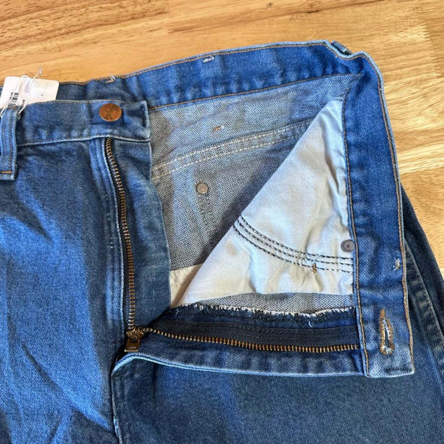 Wrangler Mens 34x31 Blue Jeans