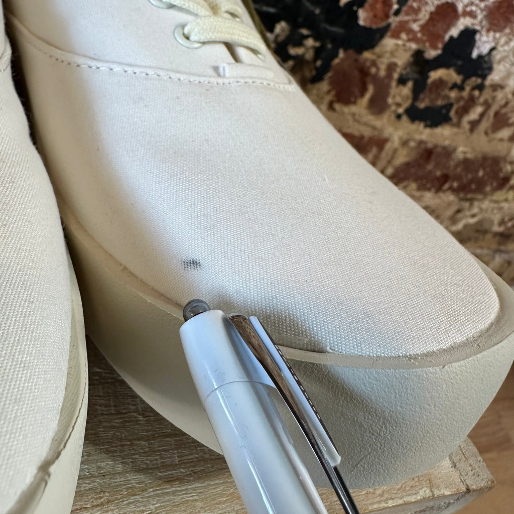Oluaki Tradewinds Mens 10 White Shoes NEW