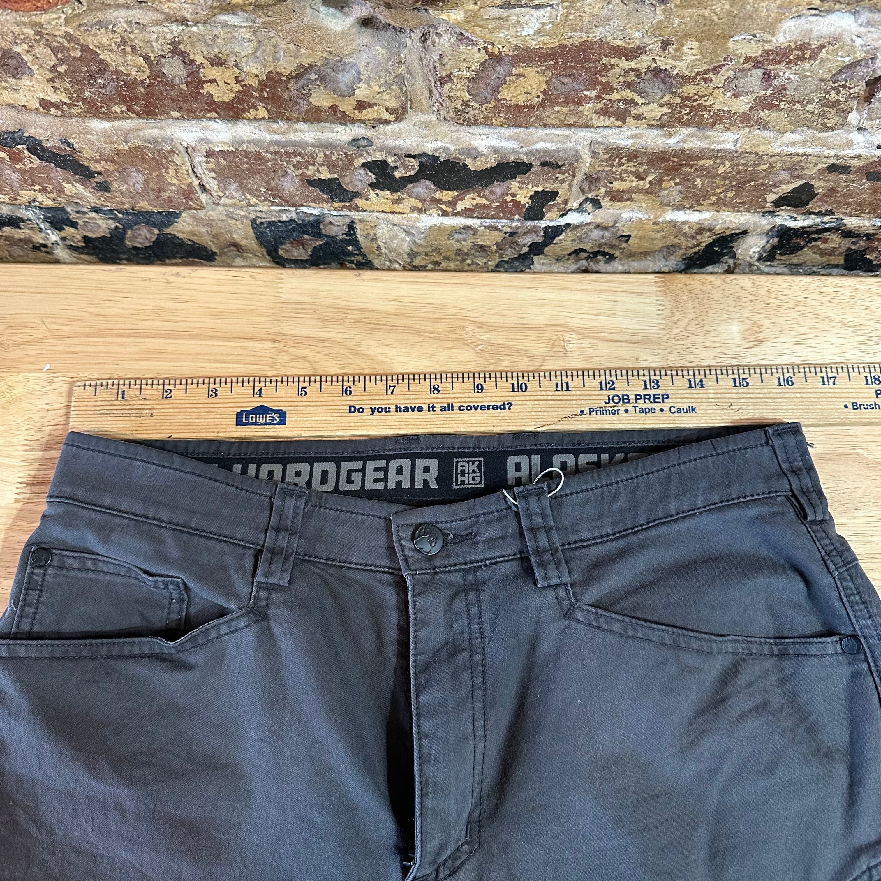 Duluth Trading Womens 8 Gray Pants