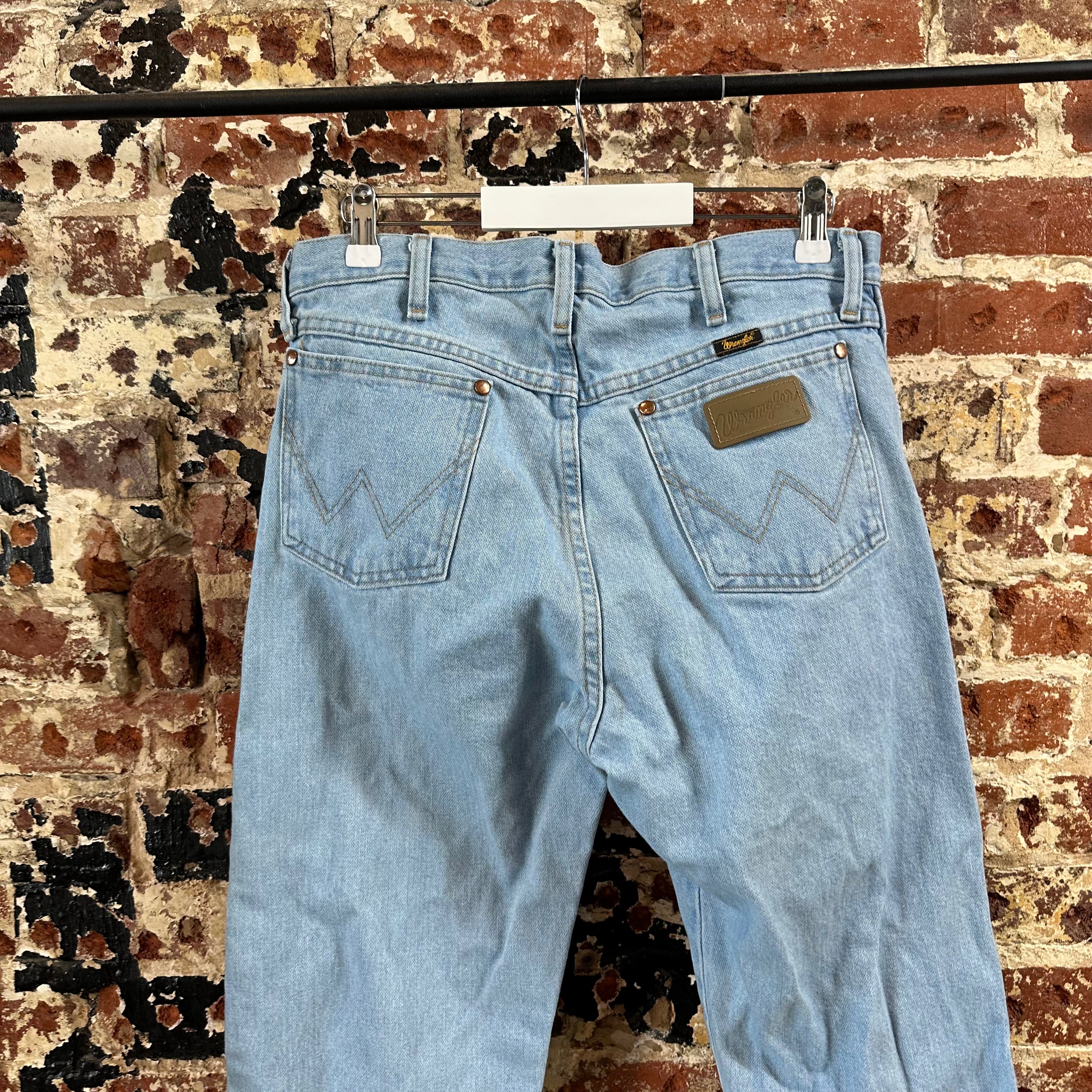 Wrangler Mens 33x34 Light Blue Jeans
