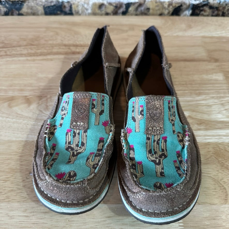 Ariat Womens 6.5 B Slip ons